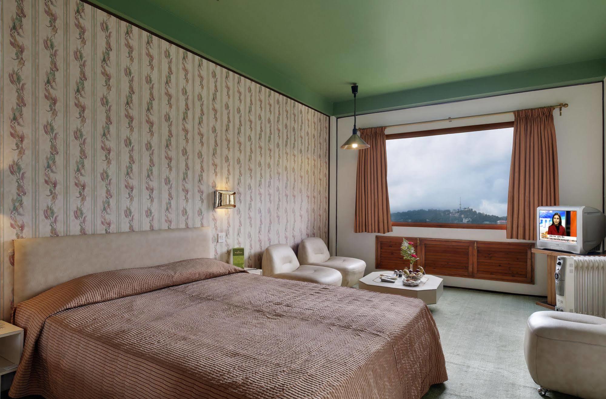 Honeymoon Inn Шимла Экстерьер фото