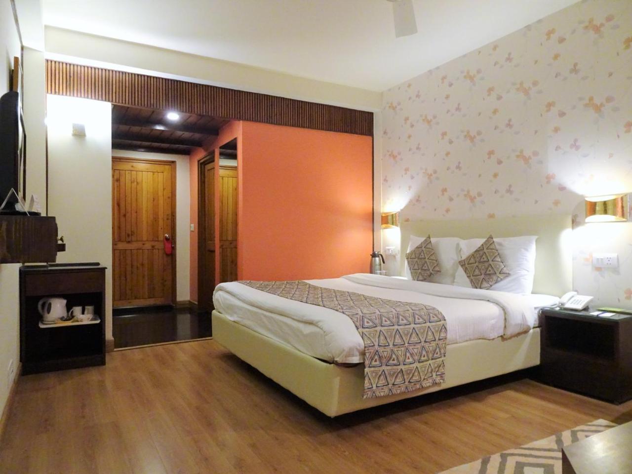Honeymoon Inn Шимла Экстерьер фото
