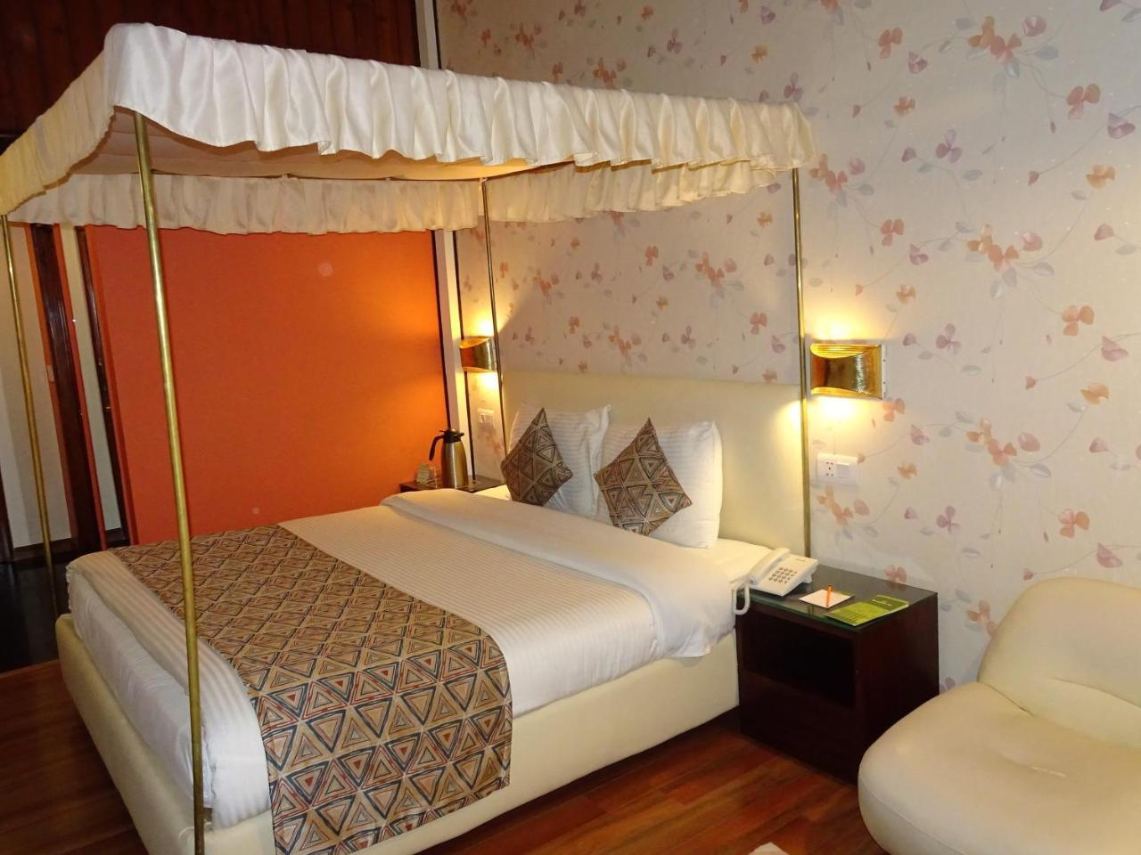 Honeymoon Inn Шимла Экстерьер фото